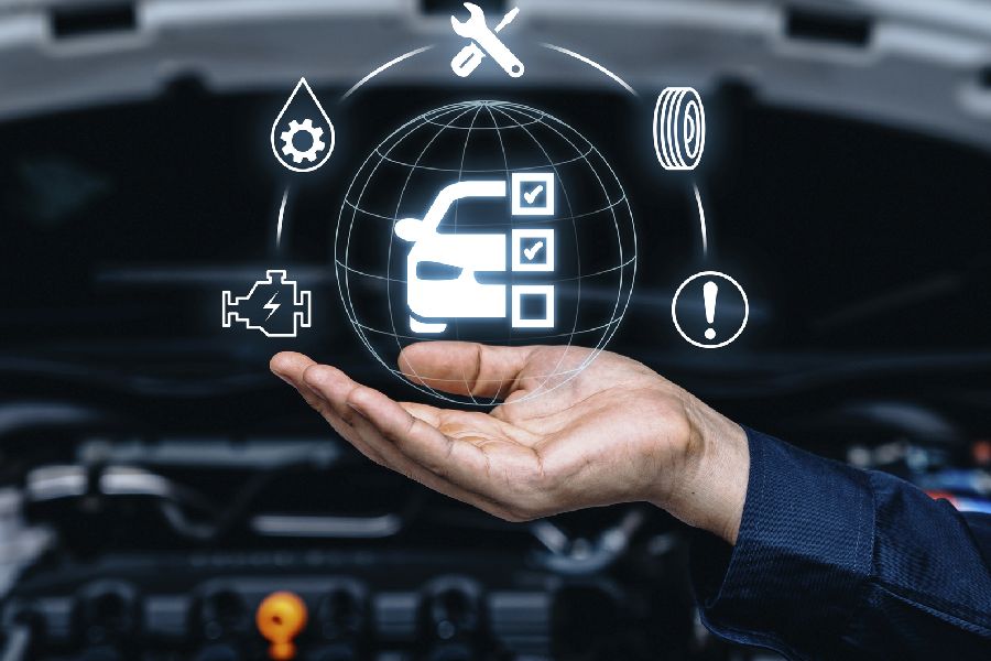 Autoservice in einer WErkstatt. Per KLick gelangen SIe zur Unterseite Fahrzeugtechnik
