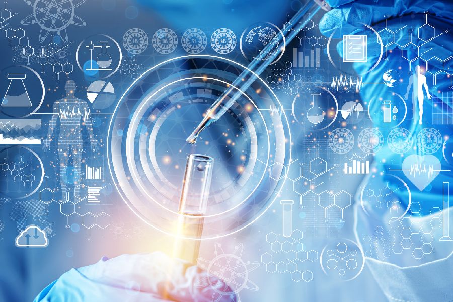 Aus einer Pinpette tropft Flüssigkeit in eine Reagenzglas. Per Klick gelangen Sie zur Seite Fachbezogene Themen